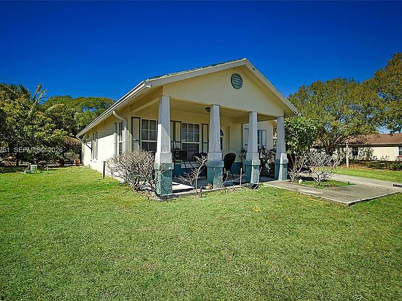 2nd image of 1107 Freshwater Lakes Dr
