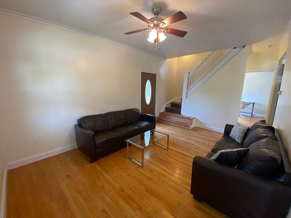 1st image of 114 E Kingsley St