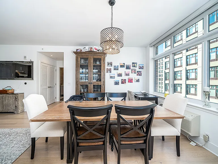 1400 Hudson St #902 — Photo 5