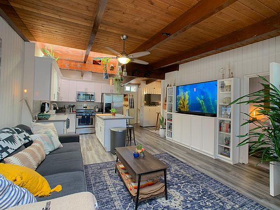 5th image of 12318 Ventura Ct #1