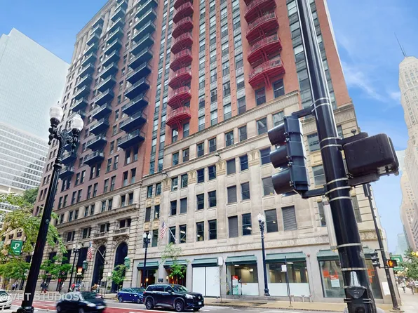 212 W Washington St APT 1108, Chicago, IL 60606