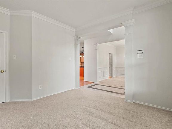 3rd image of 4705 Rockcreek Ln