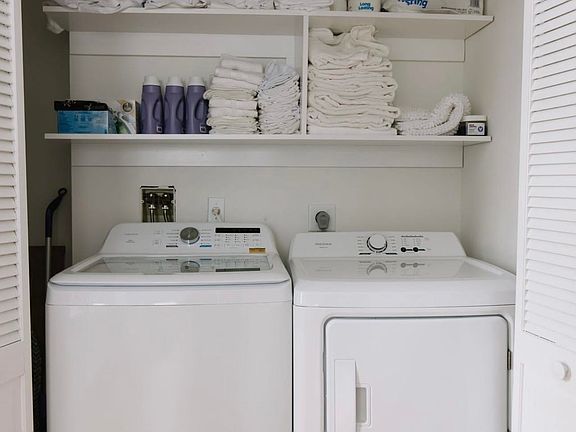 4th image of 152 Main Street