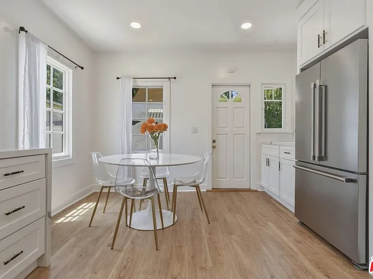 653 N West Knoll Dr — Photo 9