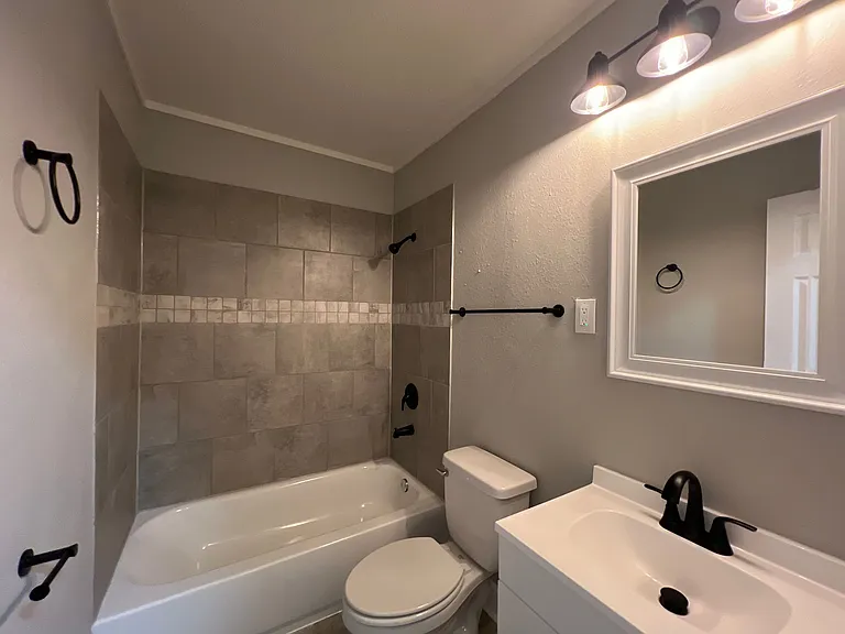 3101 Douglass Ave — Photo 2