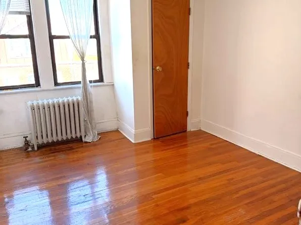 20-52 32nd Street image 13 of 16