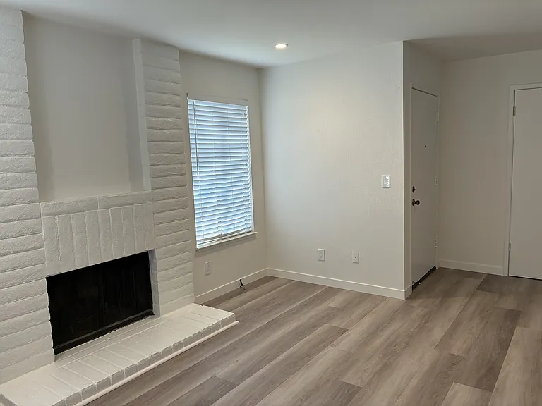 2431 Anna Dr #1 — Photo 2