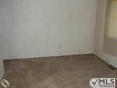 7142082457 Dining.jpg