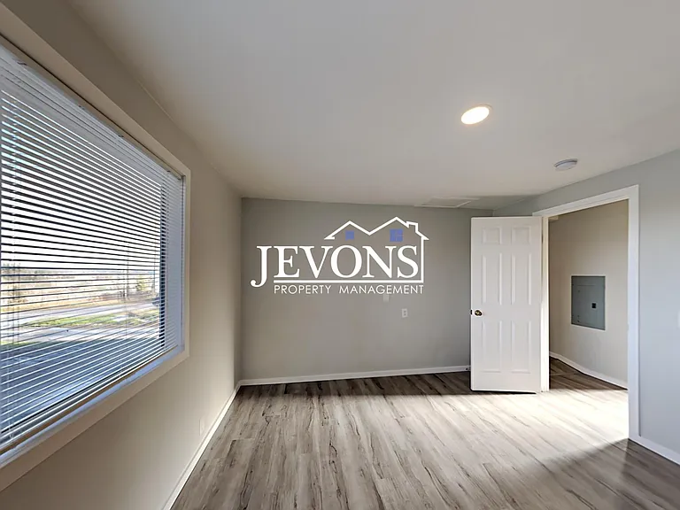 3303 S Ainsworth Ave #A — Photo 10
