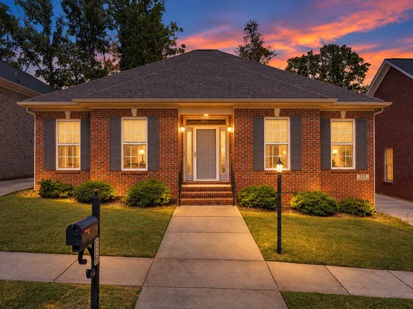 127 Riley Cir, Fayetteville, TN 37334