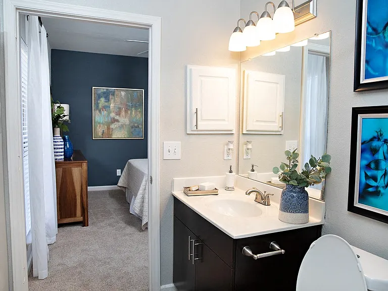 Southpoint Estate Apartments — Photo 30