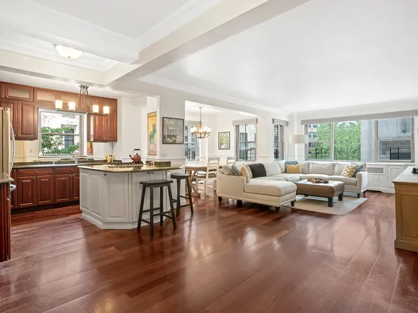 136 East 76th Street 3D image 2 of 9