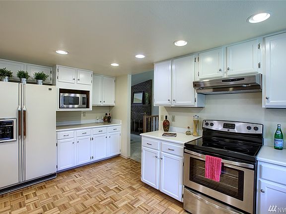 5th image of 17836 NE 12th St