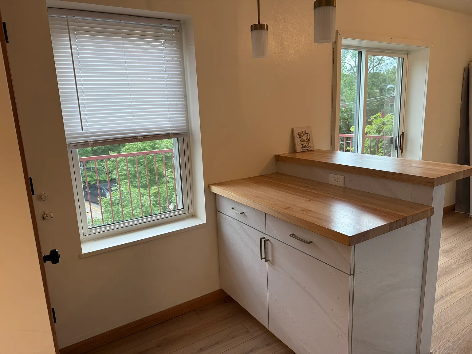 2 bed, 852 sqft, $1,625 — Photo 2