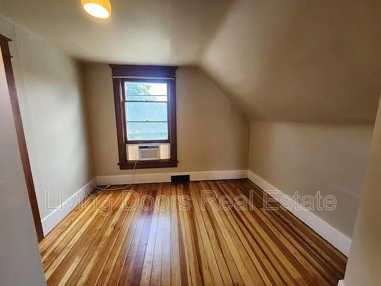 602 C St — Photo 12