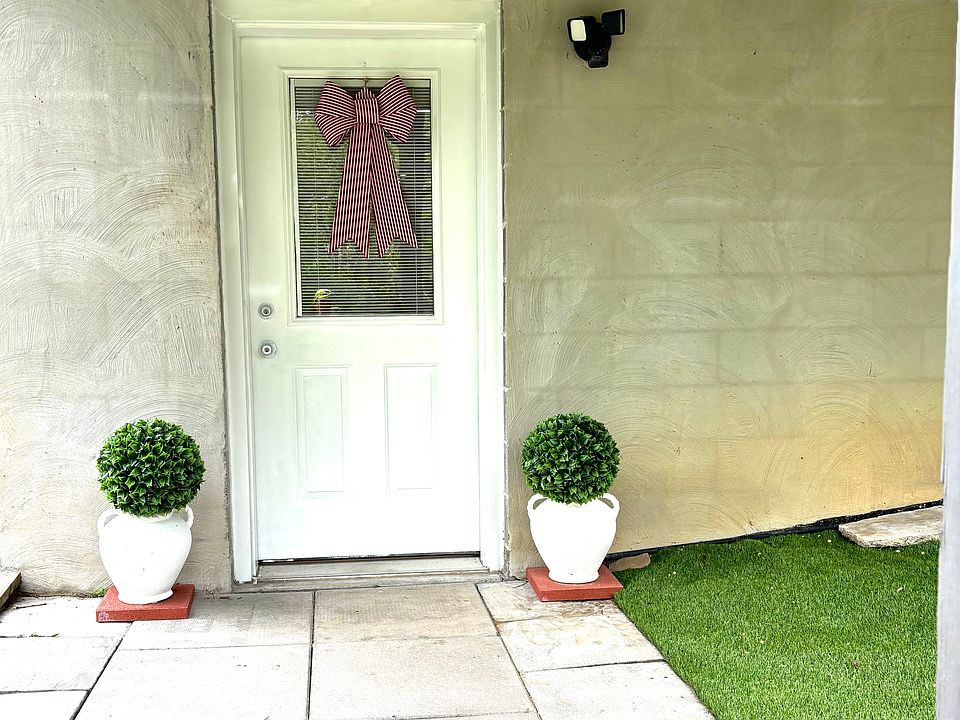 1st image of 311 Yale Dr #2