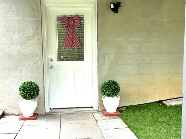 311 Yale Dr #2, Winchester, VA 22602