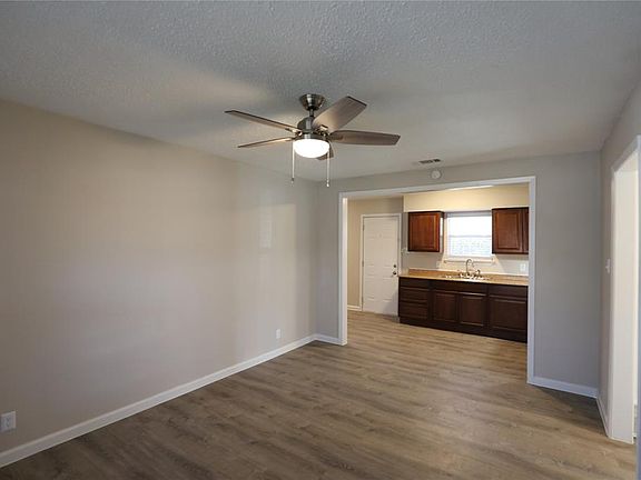 4th image of 2329 Kingswood Dr
