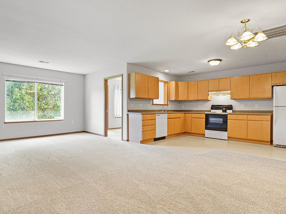1st image of 78 Heritage Ln