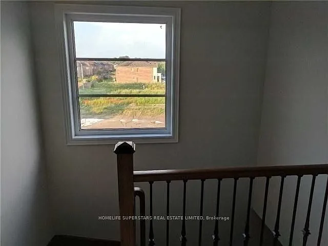 34 Lowther Ave — Photo 5