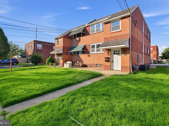 2nd image of 121 Rutledge Ave