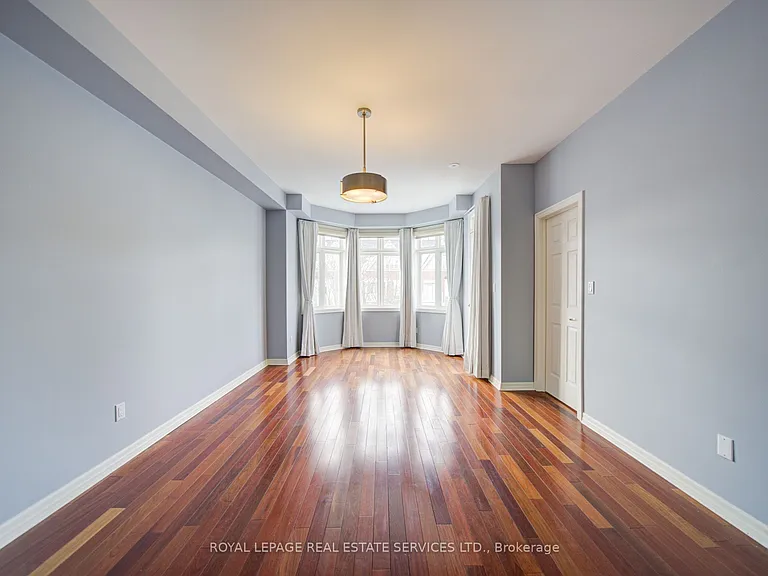 115 Saint Lawrence Dr — Photo 29