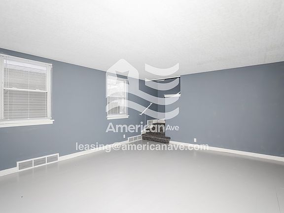 1639612_002_living_room_2.jpg