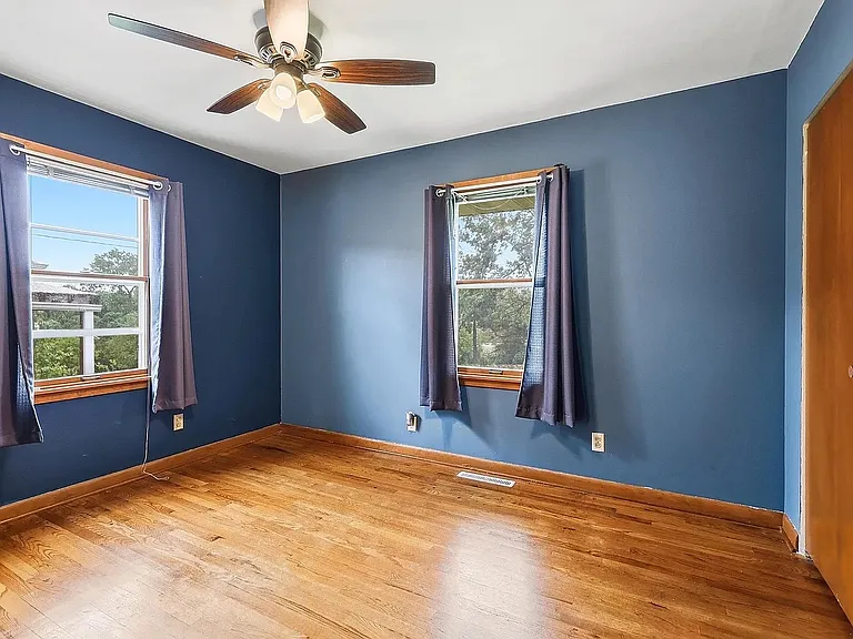 1040 Clara Ct — Photo 7