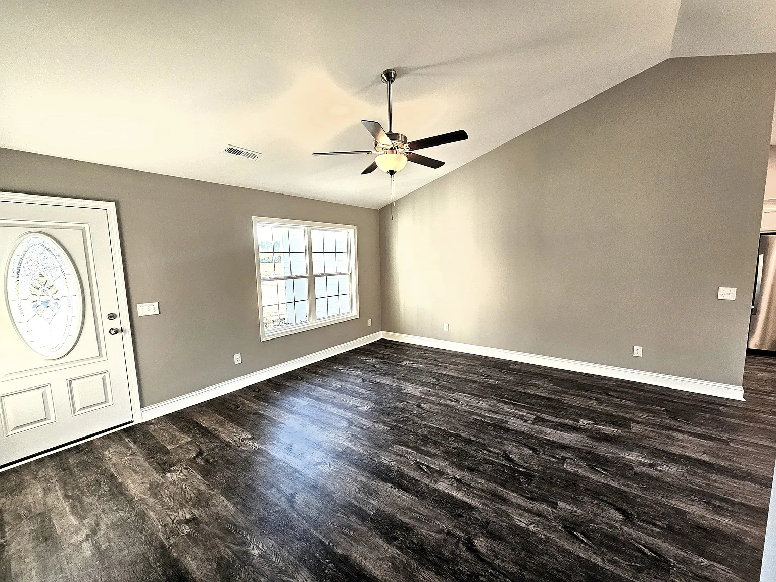 4 bed, 1389 sqft, $2,275 — Photo 4