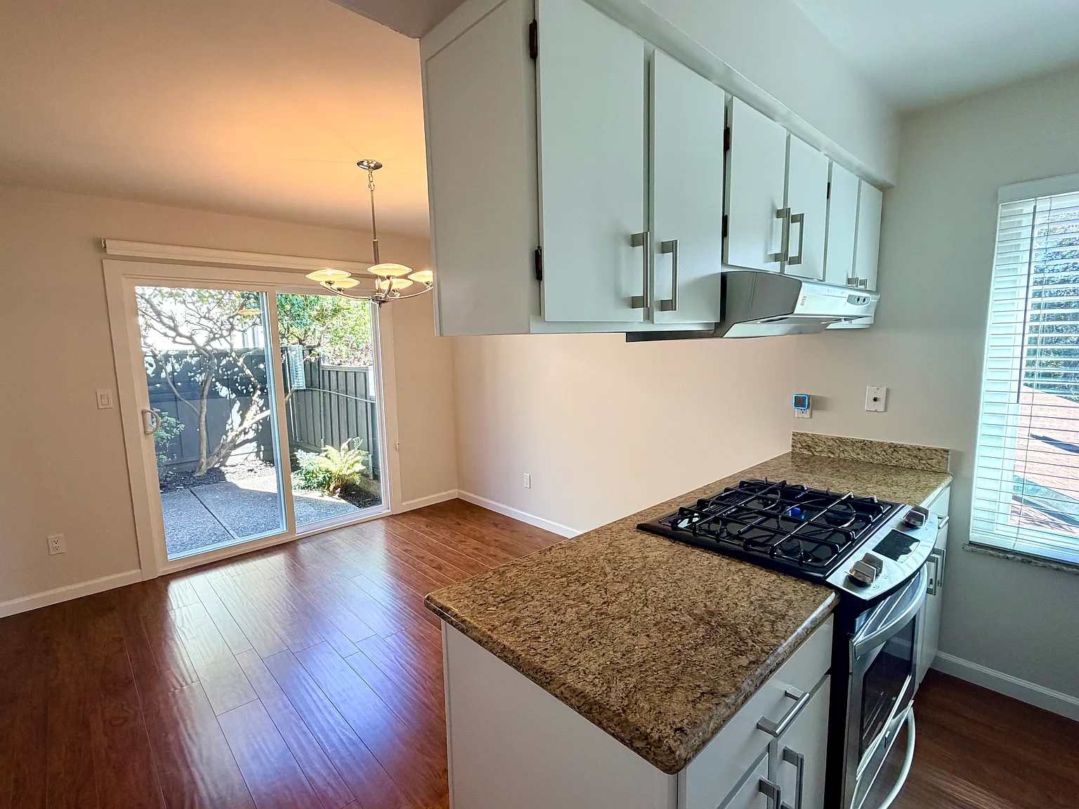 2 bed, 1.5 bath, $3,500 — Photo 3