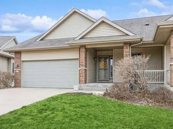 30 Broadmoor Ln, Iowa City, IA 52245