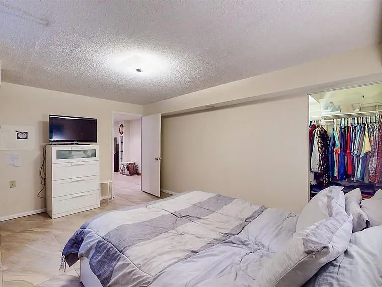 715 Ivanhoe St — Photo 21