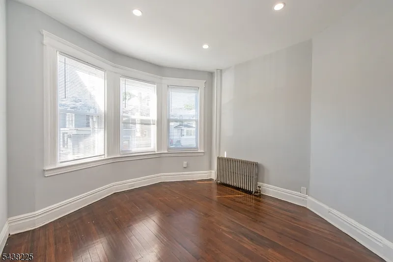2 bed, 1.0 bath, $2,200 — Photo 4