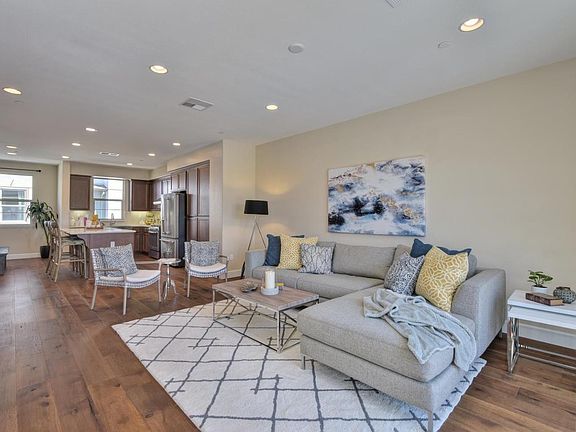 3rd image of 3141 Via Siena Pl