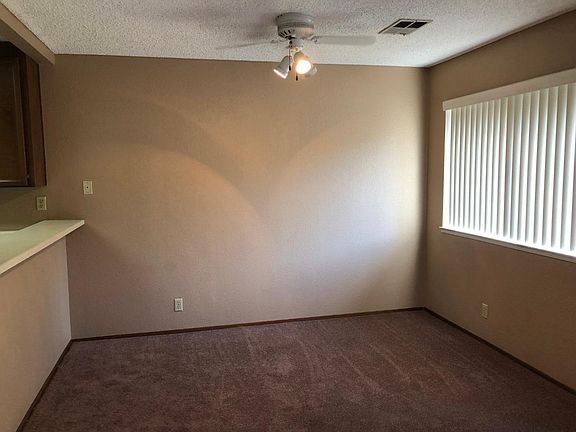 3rd image of 1208 La Terrace Cir