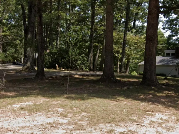 300 Summer Ln, Huddleston, VA 24104