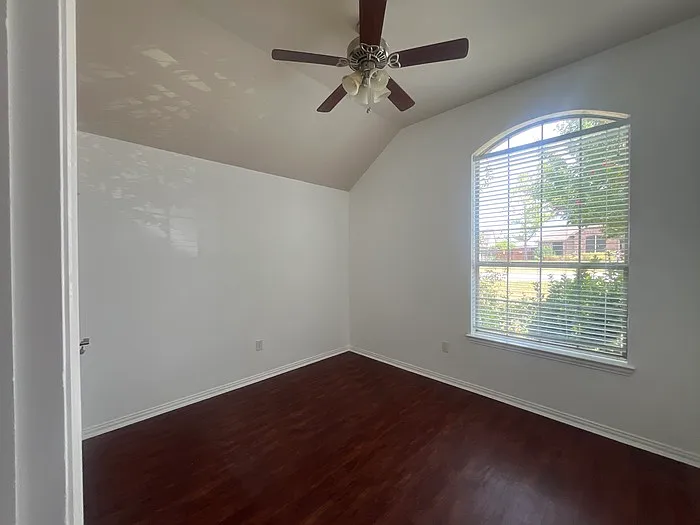 1005 Winding Rd — Photo 17