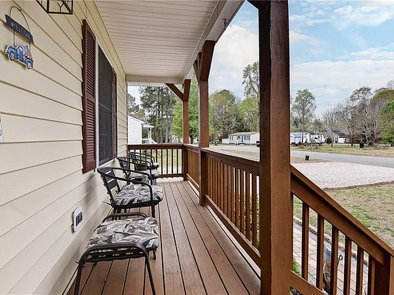 4th image of 1025 Riverside Dr