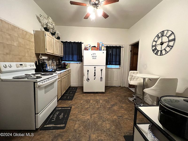 4th image of 364 4th Street
