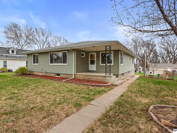 550 N 7th St, Arlington, NE 68002