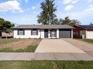 802 Las Palmas Dr, Grand Prairie, TX