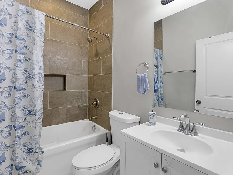 3622 W Franklin Blvd #1 — Photo 8