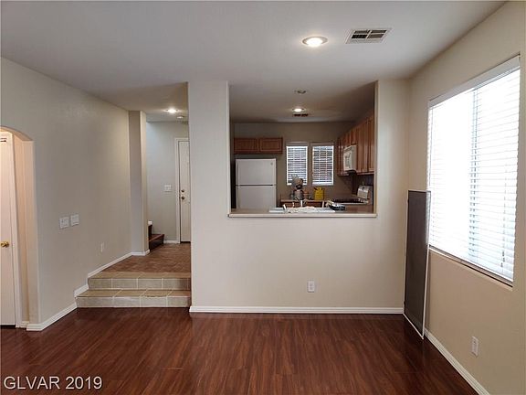 3rd image of 9284 Millikan Ave