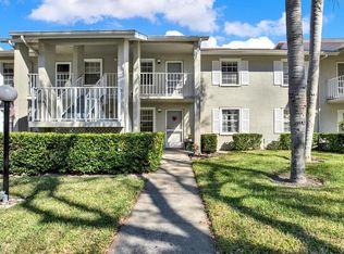 1390 Oakhill Dr #204, Dunedin, FL 34698