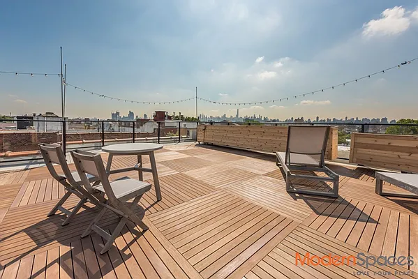 Sold by Modern Spaces | media 19