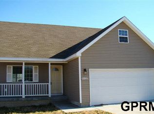 5242 N 9th St, Lincoln, NE 68521