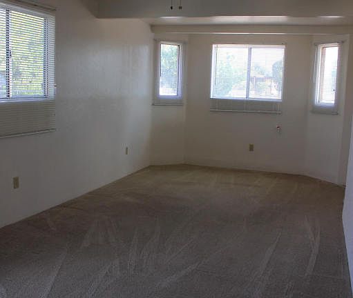 4th image of 7137 S Susana Dr