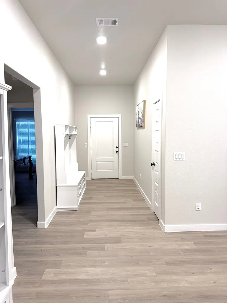 3 bed, 2.0 bath, 1689 sqft, $3,500 — Photo 3