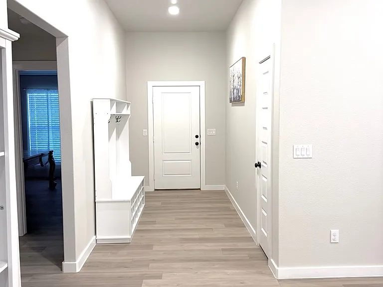 2944 Hidalgo Ave — Photo 3