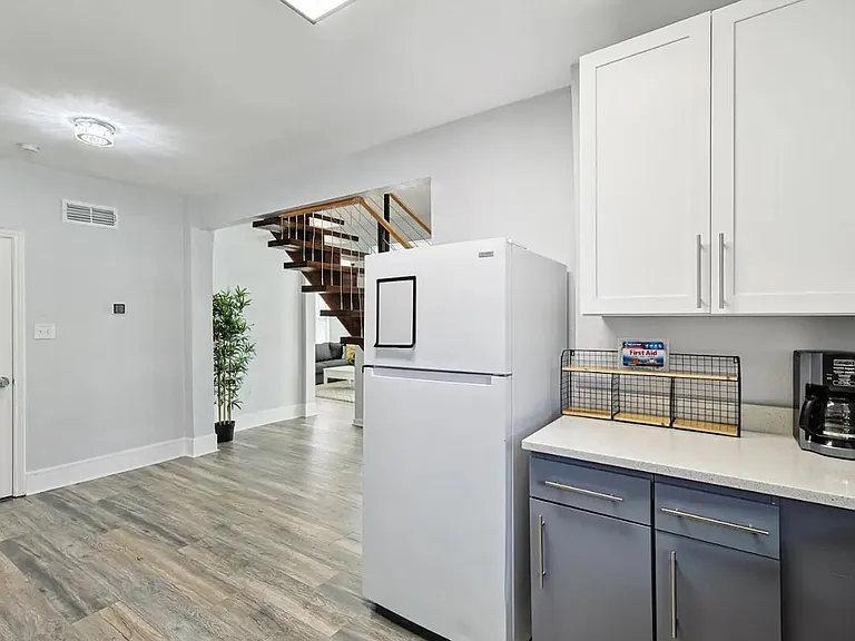 702 N Edgefield Ave — Photo 7